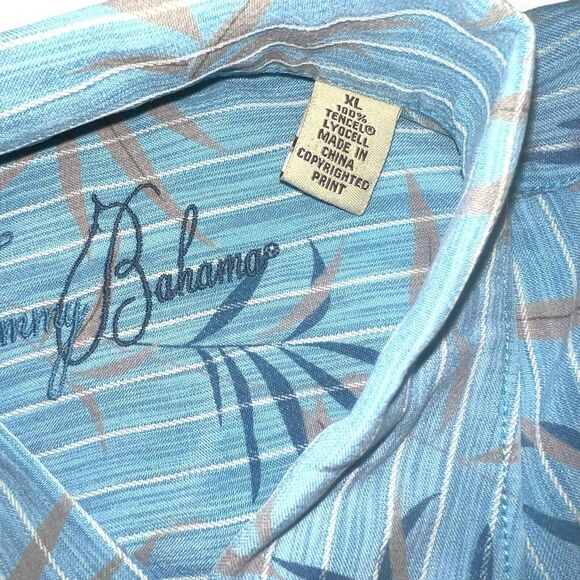 Tommy Bahama XL  Button Up Blue‎ Hawaiian Jacquard's Tencel Lyocell Blend Shirt - Picture 2 of 7
